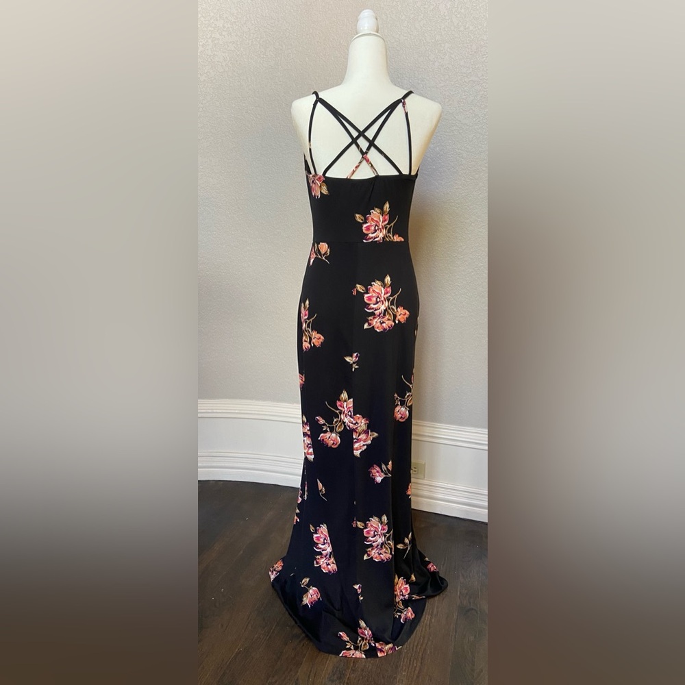 Black Dress with Floral Print, size M. Nine Britton brand. - Picture 6 of 15